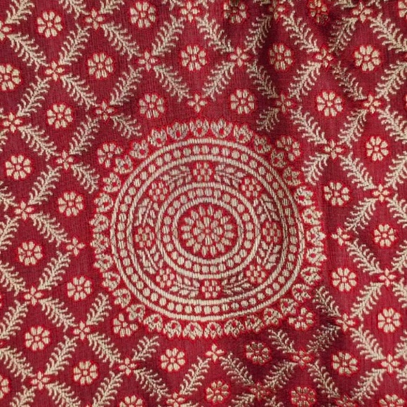 Maggi B Boho Mandela Wine and Gold 13x13” women’s Purse - Picture 2 of 11